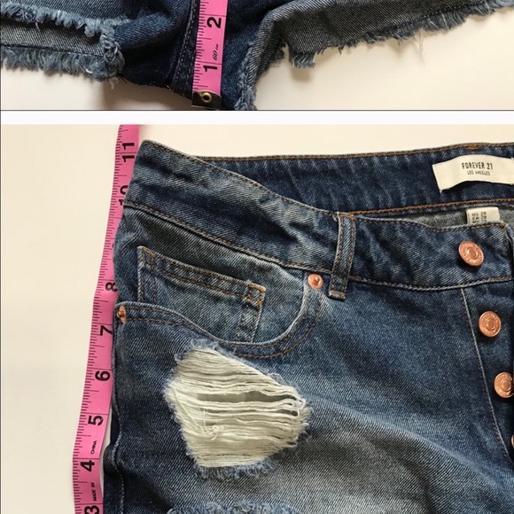 A pair of Forever 21 destressed shorts - Picture 7 of 8